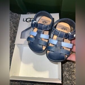 Ugg sandals for TODDLERS size 4/5 (12-18 months)